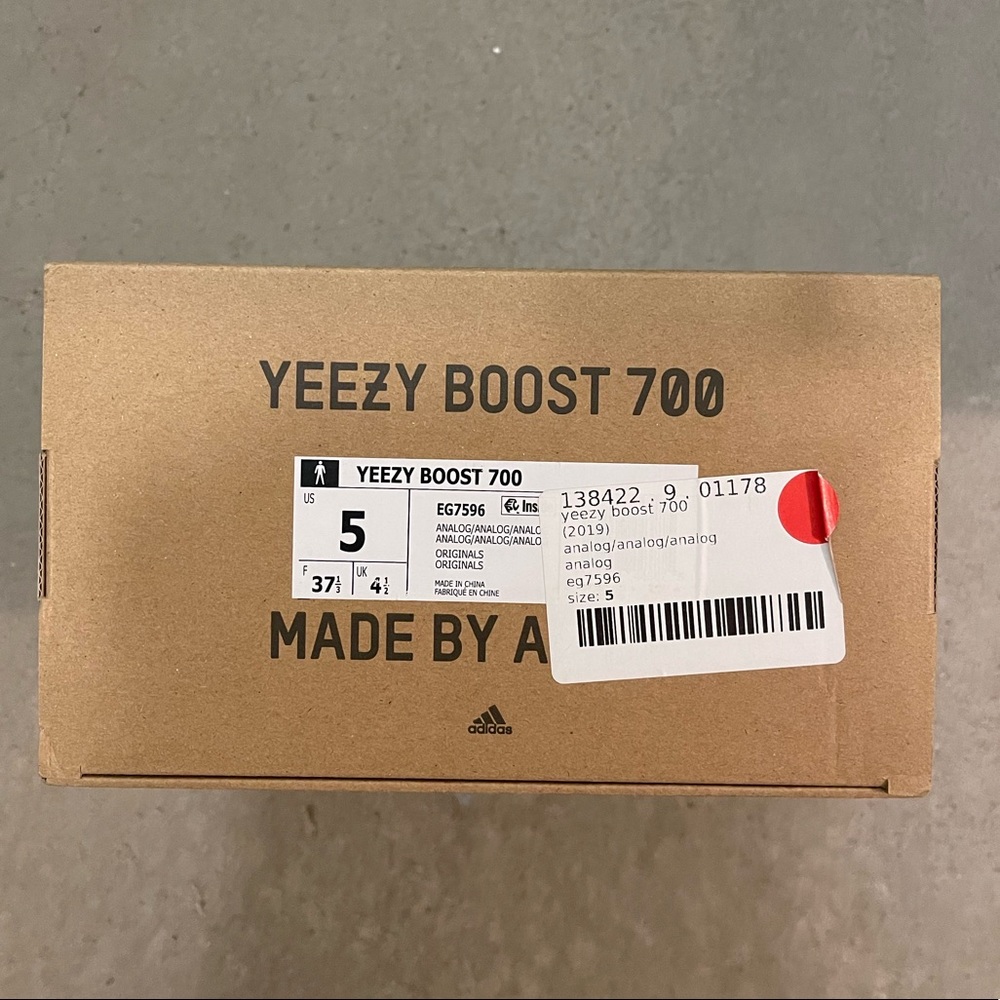 Yeezy 700 Analog - Picture 8 of 8